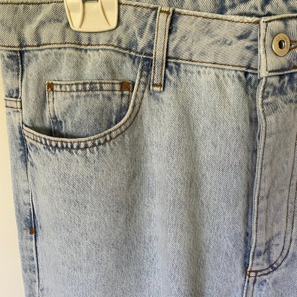 Tapered Jeans in Light Blue Wash 34W 32L - Picture 2 of 8